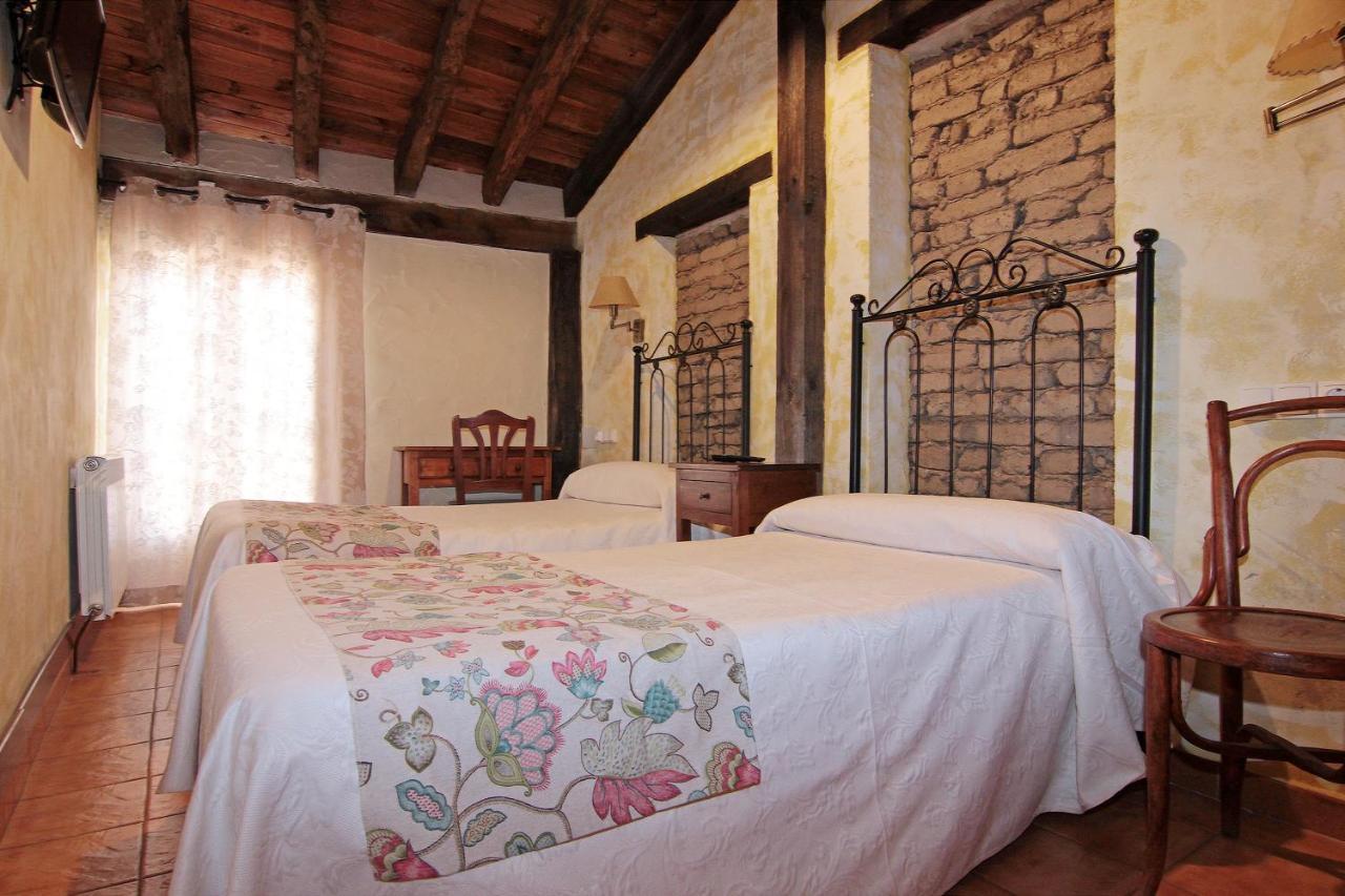 Hotel Rural Los Abuelos Montemayor de Pililla Екстериор снимка