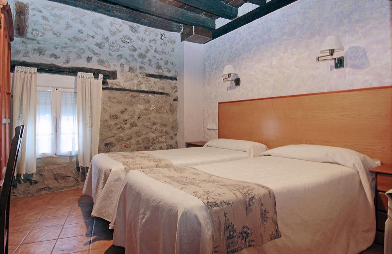 Hotel Rural Los Abuelos Montemayor de Pililla Екстериор снимка